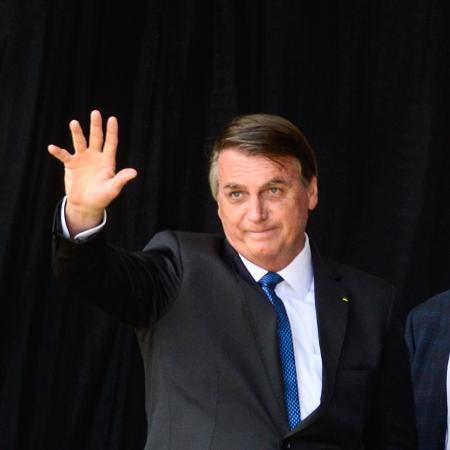 Bolsonaro está acuado pelo Congresso.