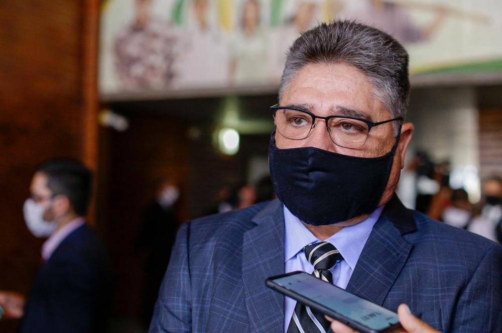Osmar Júnior se reúne no Palácio de Karnak com bancada do MDB