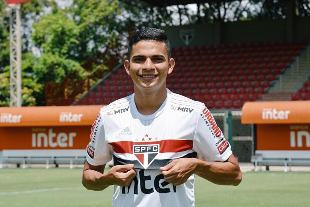 Bruno Rodrigues é apresentado no São Paulo — Foto: Reprodução/Twitter
