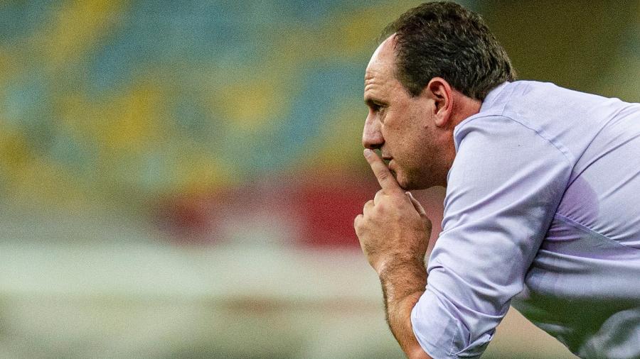 Rogério Ceni orienta time do Flamengo durante partida no Maracanã - Imagem: Alexandre Vidal/Flamengo