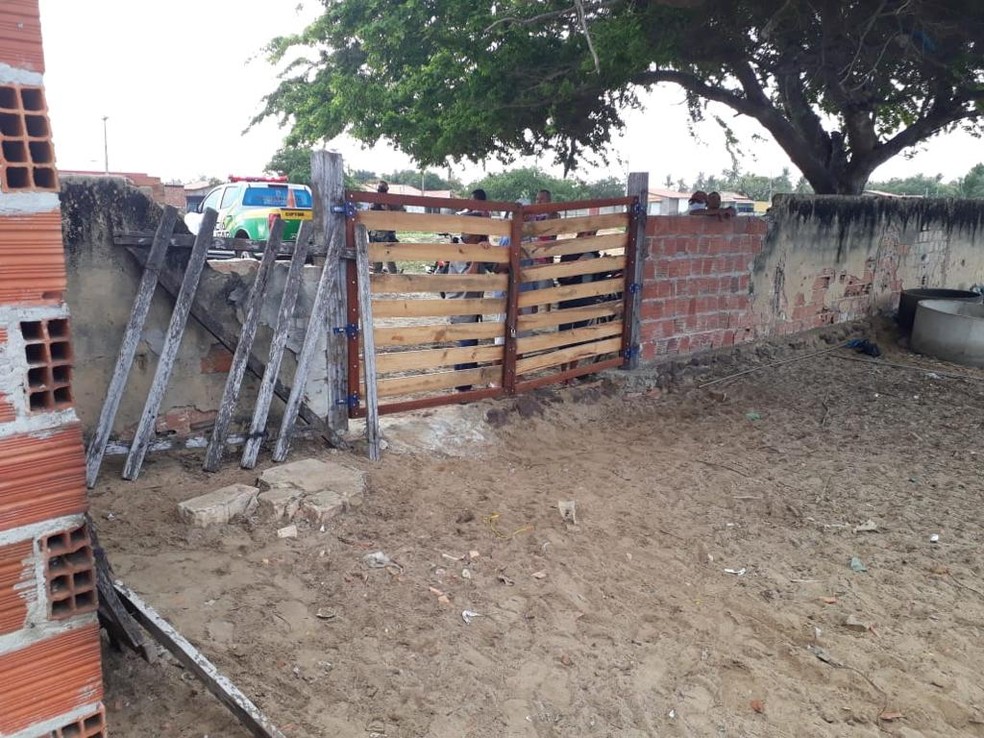 Curral onde o corpo do jovem foi encontrato — Foto: Foto: Ciptur de Luís Correia