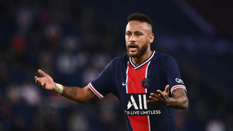 Neymar fica defora da partida contra o Barcelona pela Liga dos Campeões - Imagem: AFP