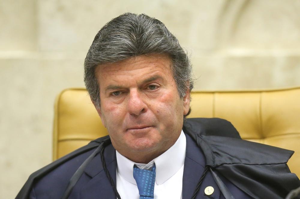 STF derruba decisão que autorizou abertura de postos nos fins de semana 