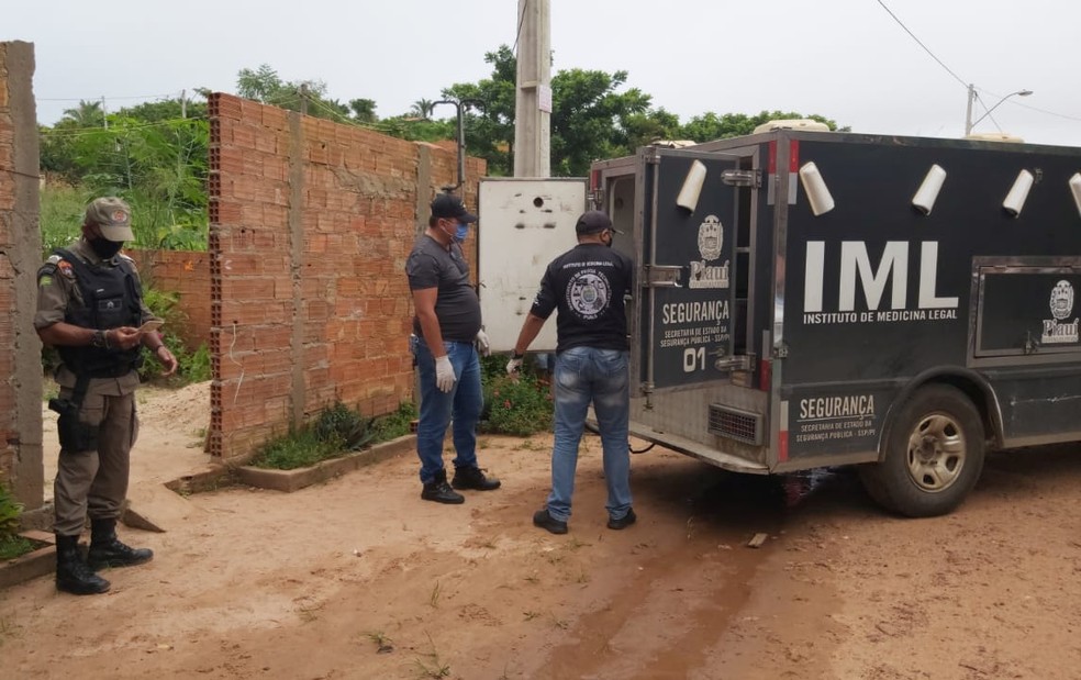 Mulher é morta a tiros e facadas no Residencial Dilma Rousseff em Teresina