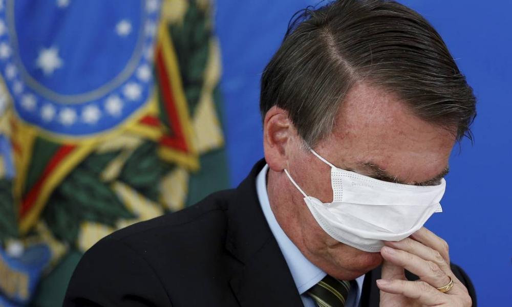 Defesa da vacina é tardia e põe em risco plano político de Bolsonaro