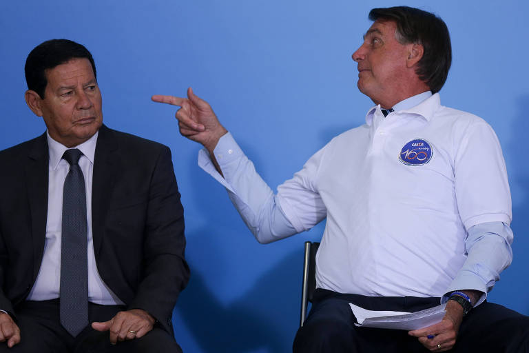 Mourão diz que governo falhou ao não fazer campanha pelo uso de máscara