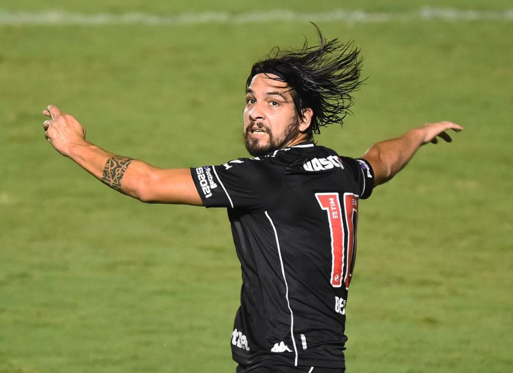 Benítez, emprestado pelo Independiente ao Vasco, está acertado com o São Paulo — Foto: André Durão