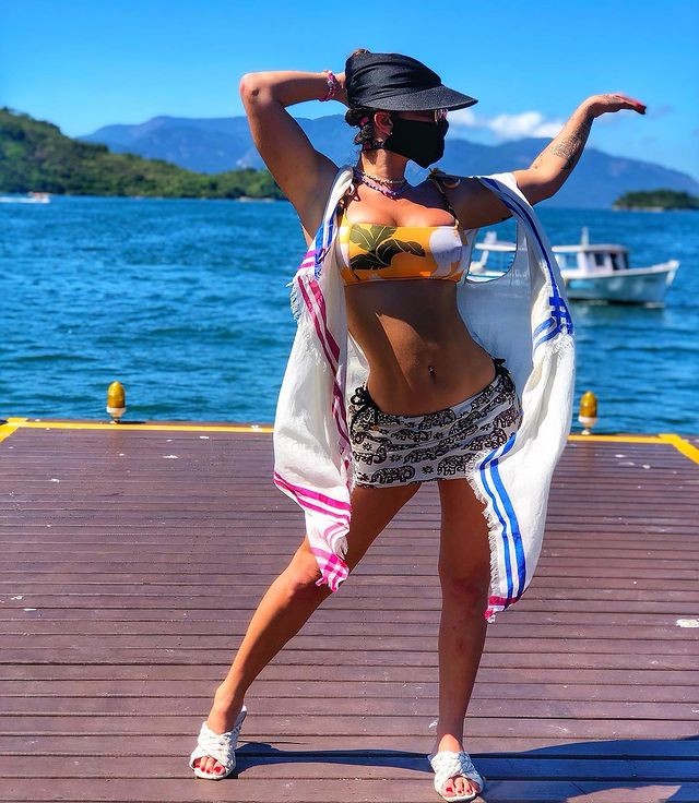 Laura Keller posta foto e seguidores falam de photoshop (Foto: Reprodução/Instagram)