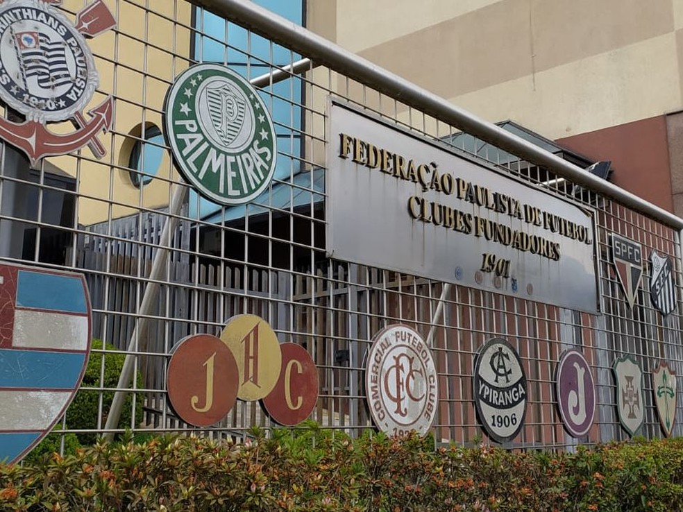 Clubes se reuniram nesta quinta-feira em encontro virtual com a FPF — Foto: Emilio Botta