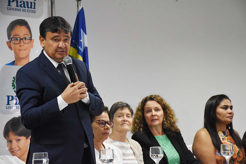 Governador sanciona lei que institui Política Estadual pela Primeira Infância