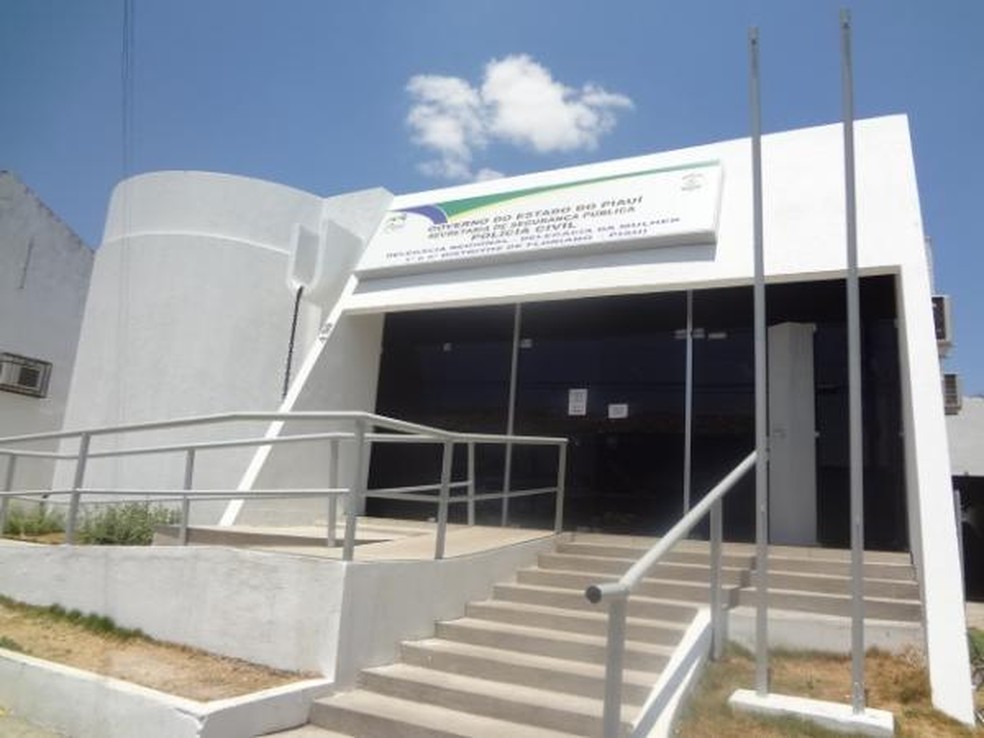 Delegacia de Floriano vai investigar o crime — Foto: Reprodução/Floriano News