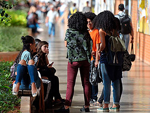 Justiça Federal garante vaga para estudante autodeclarada parda