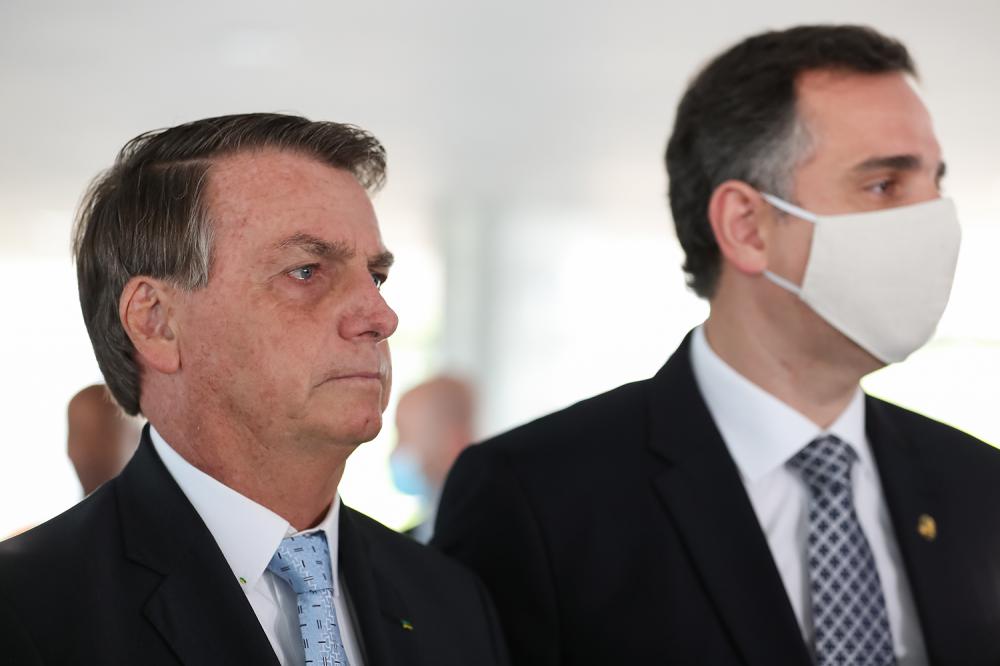 O primeiro grande choque entre Pacheco e Bolsonaro no Senado