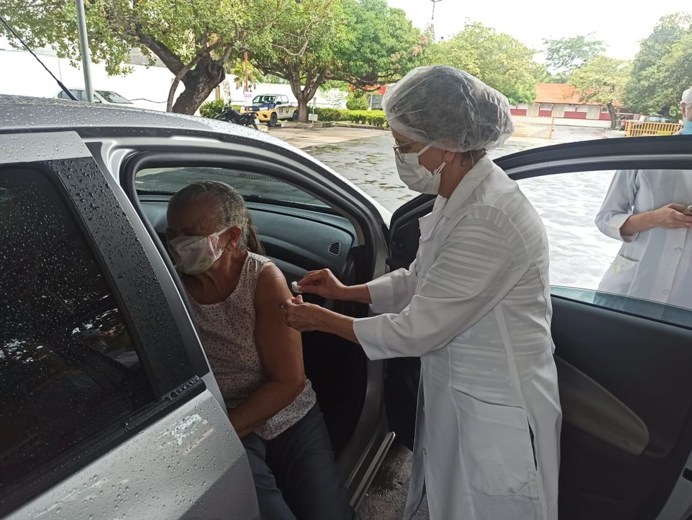 Vacinação contra a Covid-19 em Teresina — Foto: Aline Moreira