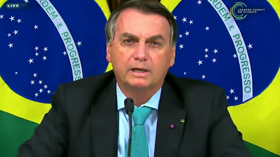 Bolsonaro exibe feitos do PT para se defender em cúpula do clima