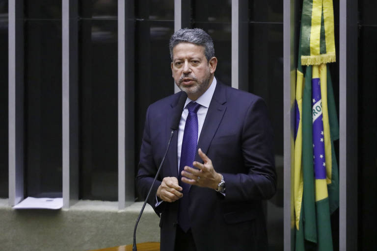 Pedidos de impeachment crescem, e Lira sinaliza que não devem avançar
