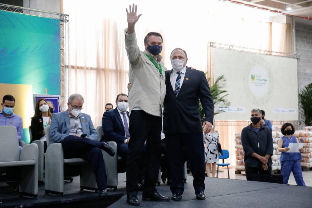 Para senadores, Bolsonaro busca insuflar base às vésperas de CPI