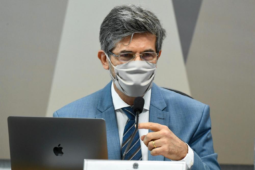 Depoimento de Teich é prova de crime de Bolsonaro ao recomendar cloroquina