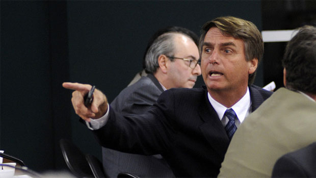 O que Bolsonaro dizia sobre CPIs quando Lula estava no Planalto
