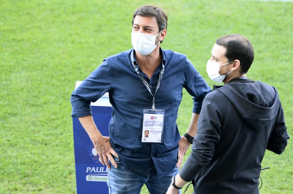 Duilio Monteiro Alves, presidente do Corinthians, comanda busca por técnico — Foto: Marcos Ribolli