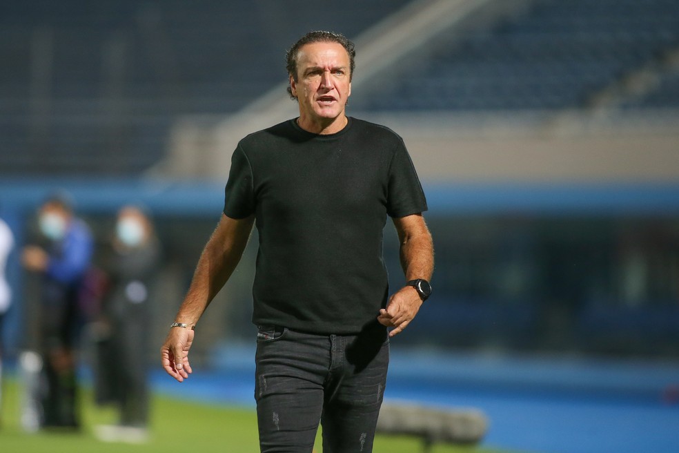 Cuca durante a partida entre Atlético-MG e Cerro Porteño — Foto: Staff Images / CONMEBOL