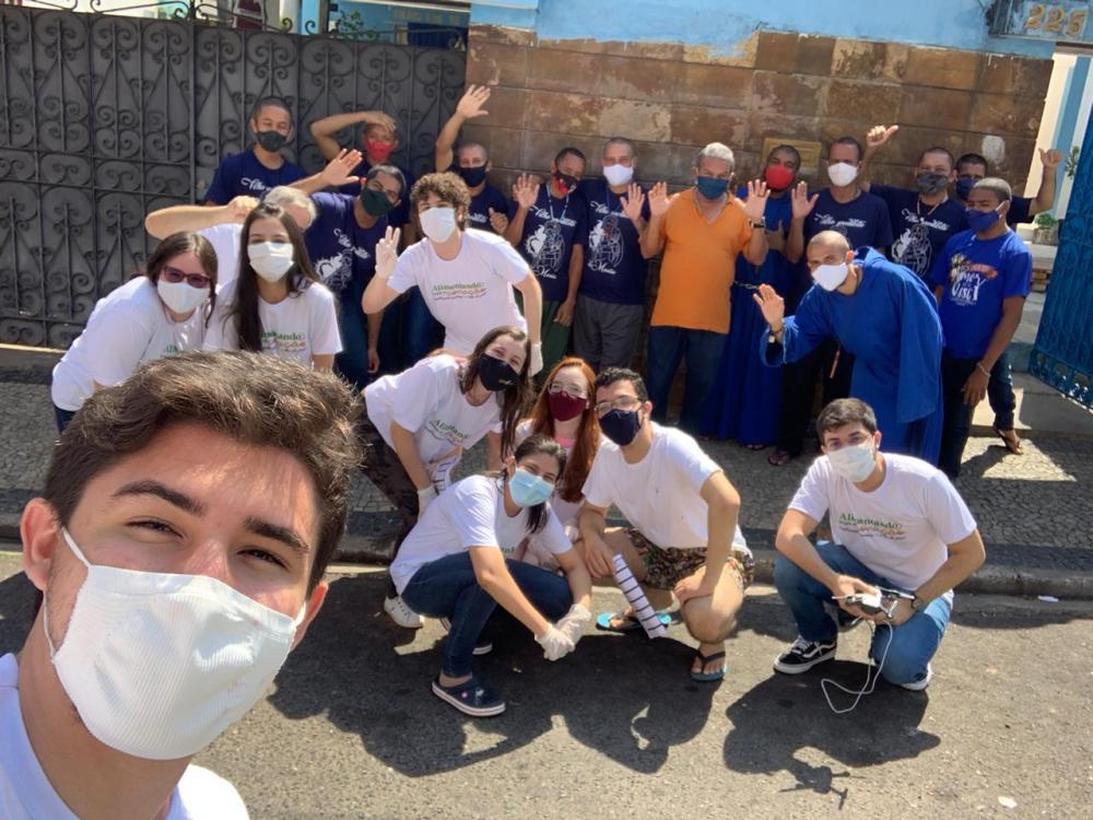 Grupo social arrecada doações para famílias carentes de Teresina