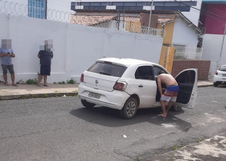 Homem é baleado no rosto dentro de veículo no centro de Teresina