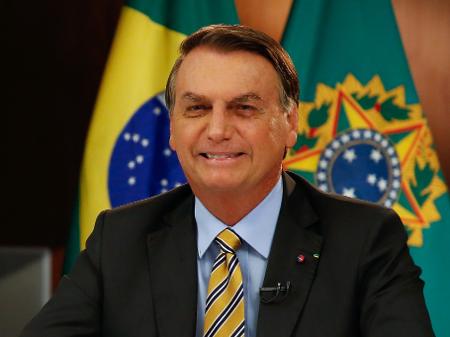 Bolsonaro fala em rede nacional como presidente sem comprovação científica