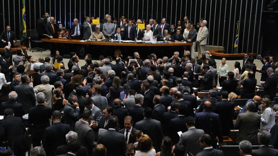 Centrão ambiciona a poltrona de Maia e já começa articulação nos bastidores 