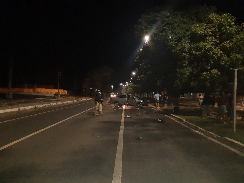 Homem fica gravemente ferido em acidente na Av. João XXIII, em Teresina — Foto: Divulgação/PRF