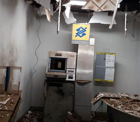 Bando explode posto do banco do Brasil e troca tiros com a PM em Joaquim Pires