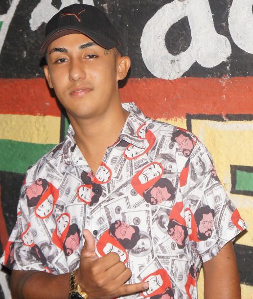 Jovem de 26 anos é morto a tiros ao sair de clube de festa | Reprodução / WhatsApp