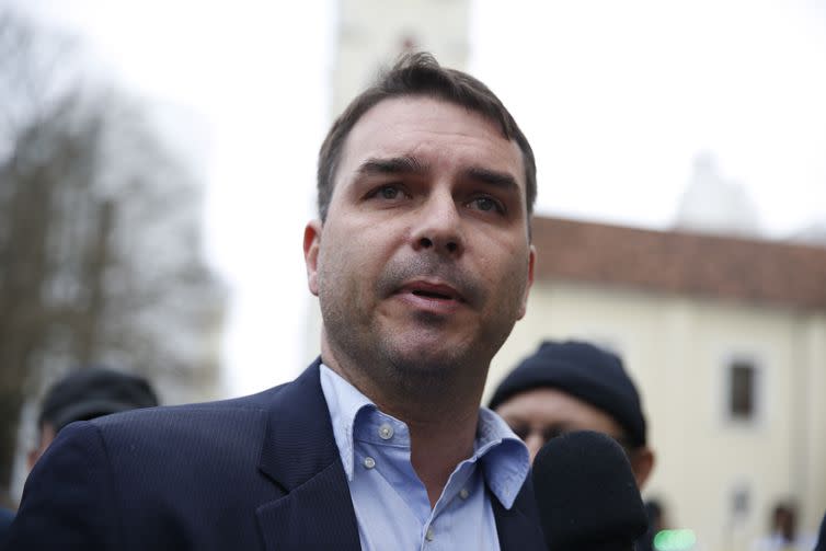 Flávio Bolsonaro abriu as portas do BNDES para dono da Precisa