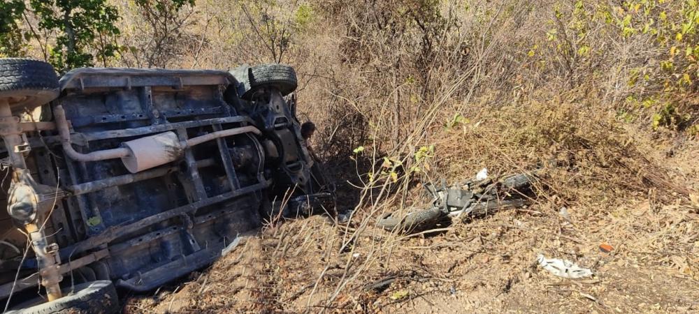 Colisão entre carro e moto deixa casal morto na BR 407 em Jaicós (Foto: Divulgação/PM)