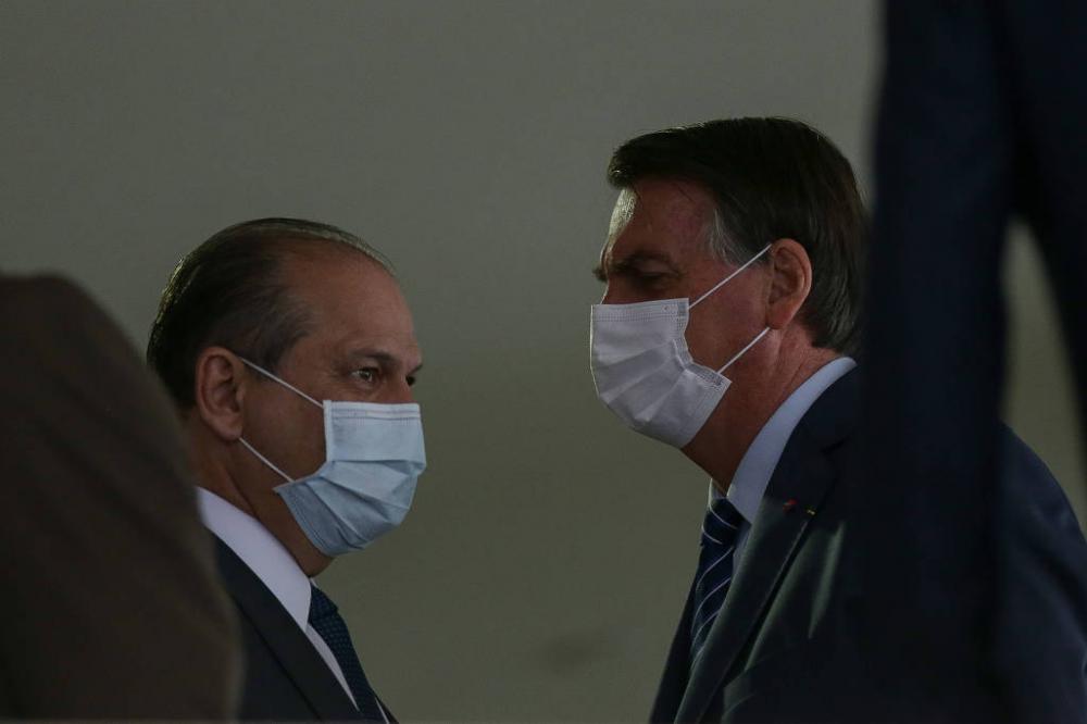 Governo Bolsonaro pediu propina de US$ 1 por dose, diz vendedor de vacina
