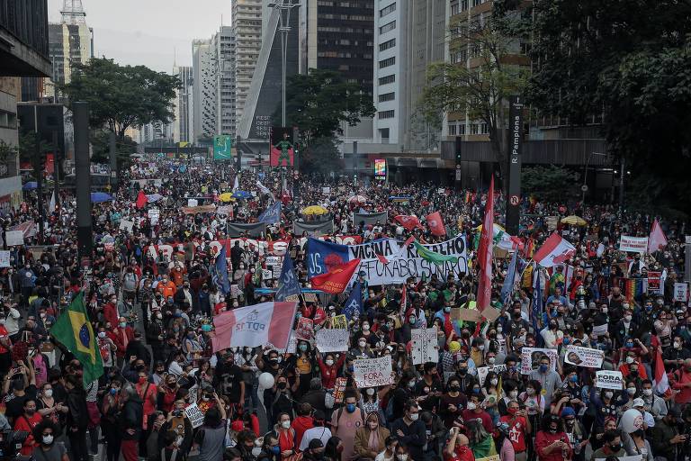 Novos protestos contra Bolsonaro puxados pela esquerda terão tucanos