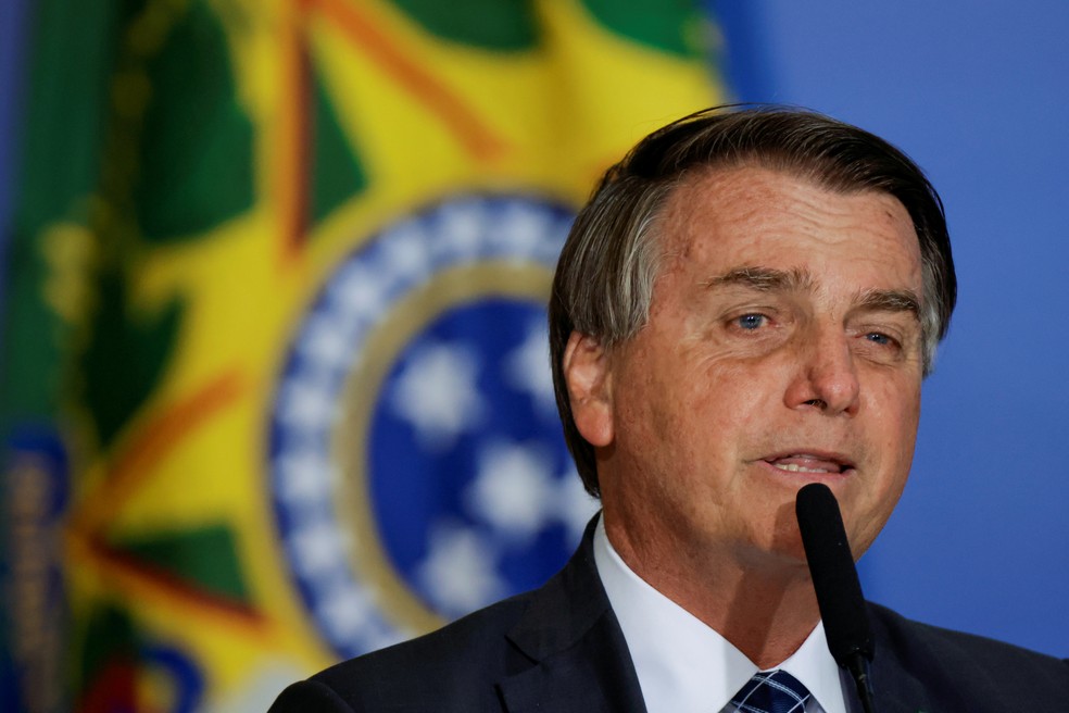Planalto vê desgaste na imagem de Bolsonaro após associação a casos de corrupção