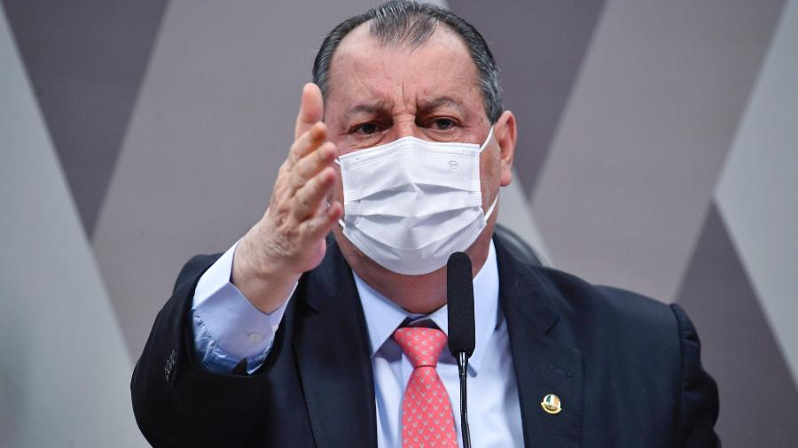 Politizadas, Forças Armadas mordem a CPI e assopram as fardas