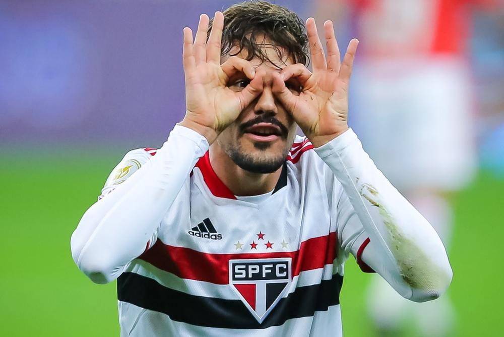 Igor Gomes, do São Paulo, comemora gol contra o Inter — Foto: Pedro H. Tesch/AGIF