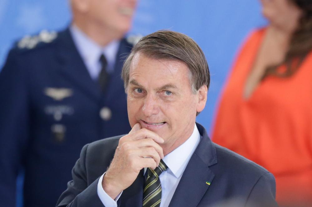 Bolsonaro dedica 30% da agenda a eventos com militares e religiosos