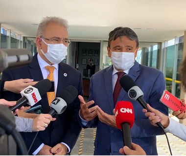 O ministro da Saúde, Marcelo Queiroga e o governador do Piauí, Wellington Dias