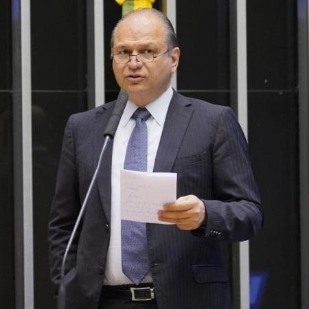 CPI investiga suspeita de propinas de até R$ 296 mil mensais no Ministério da Saúde
