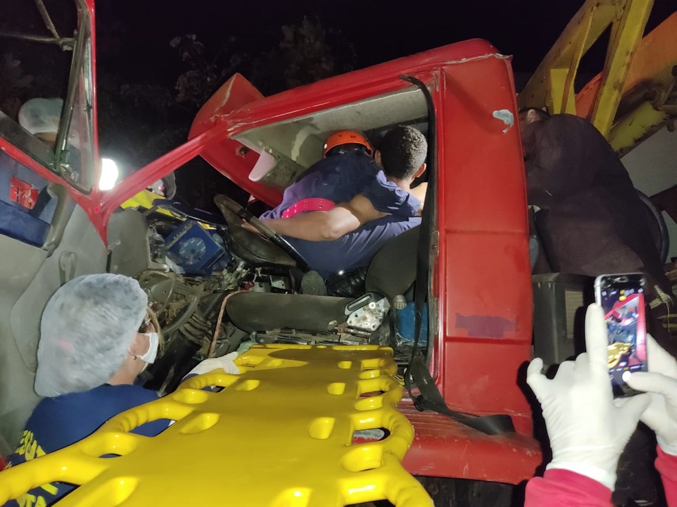 Homem é resgatado após acidente em Barras, no Norte do Piauí — Foto: Arquivo Pessoal