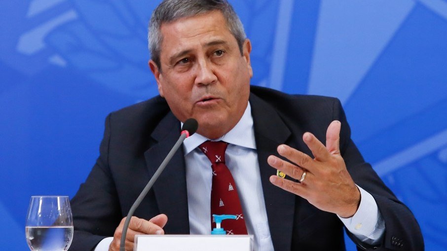 Ministro da Defesa ameaça Câmara e condiciona eleições de 2022 ao voto impresso