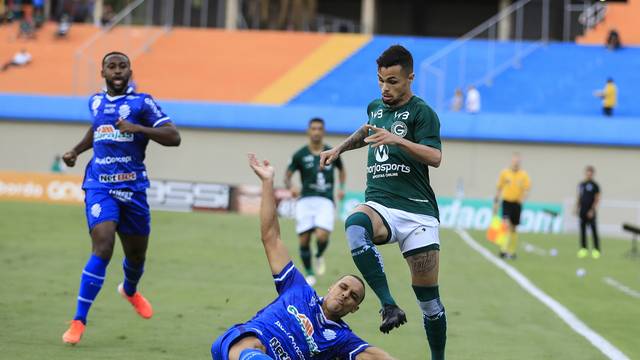 Goiás bate CSA com gol de Michael e vira melhor time do returno