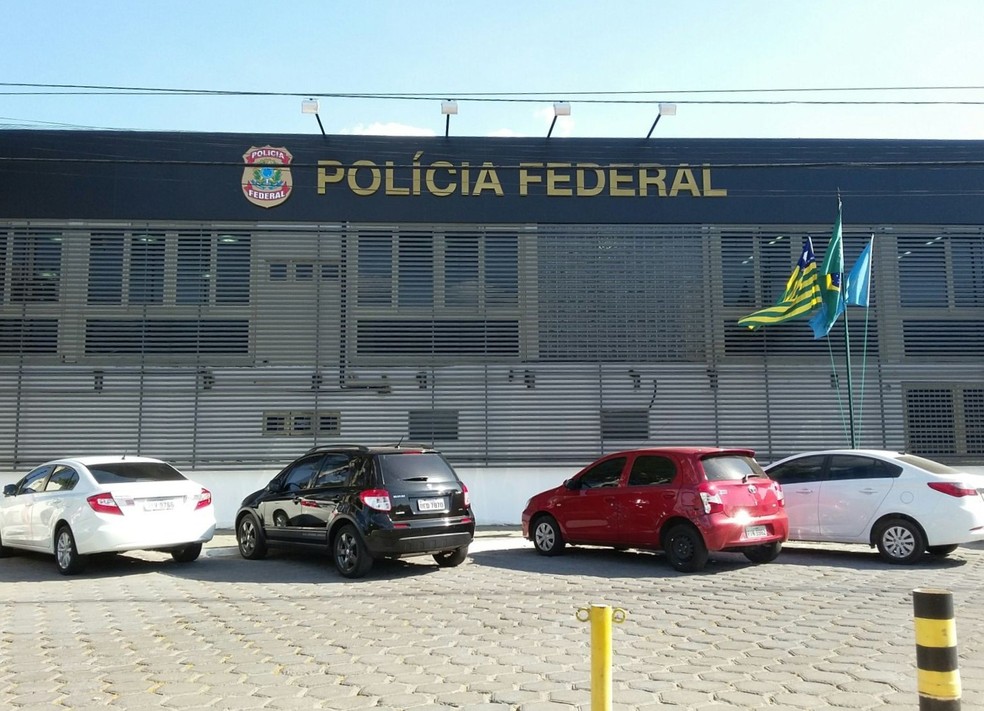 PF prende casal colombiano por uso de documento falso para solicitar permanência no Brasil