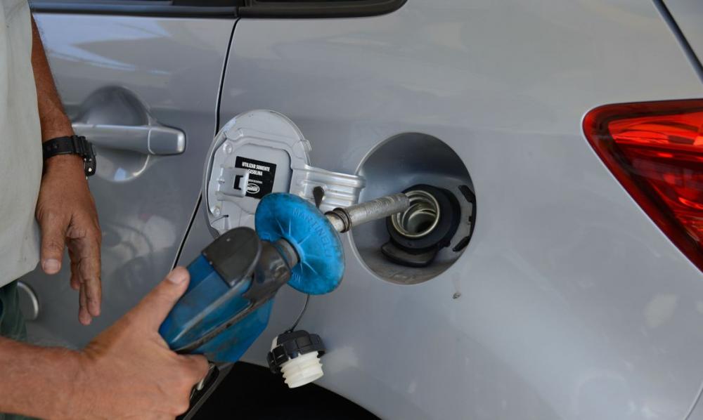Gasolina chega a R$ 6,999 em Teresina; Confira os preços