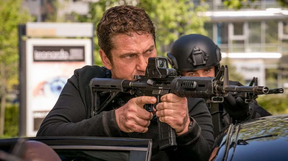 Gerard Butler atira em ator em set de filmagem