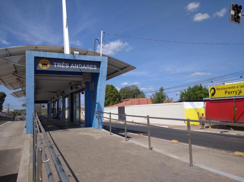 Homem é preso após tentar furtar ar-condicionado em estação de ônibus