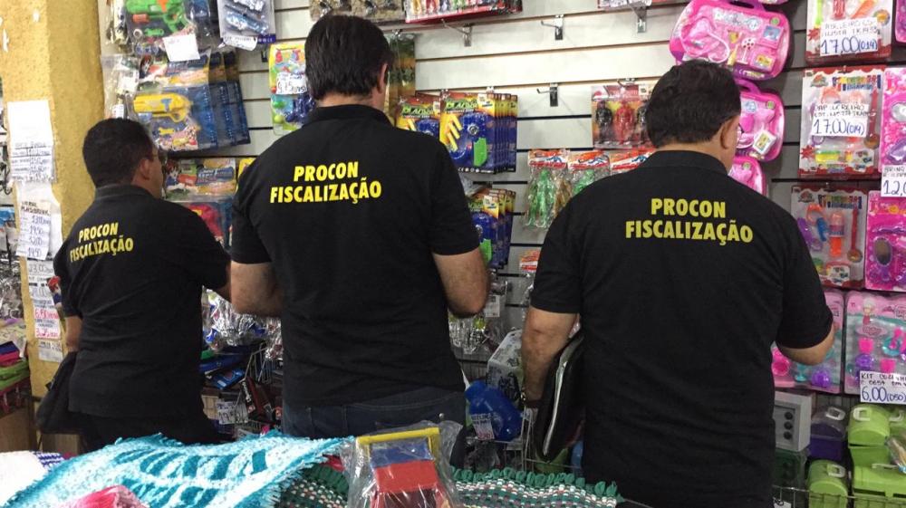 Procon autua sete empresas por venda irregular de brinquedos
